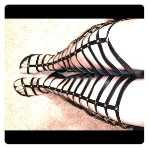 NWT Zip-up Black Gladiator Tall Sandal size 7